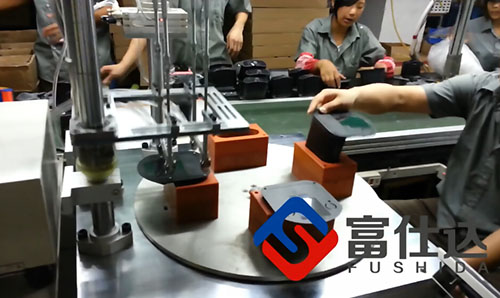 在線式自動鎖螺絲機(jī) 在線式自動鎖螺絲機(jī)